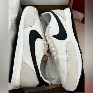 Nike 10.5 waffle trainers New in BOX